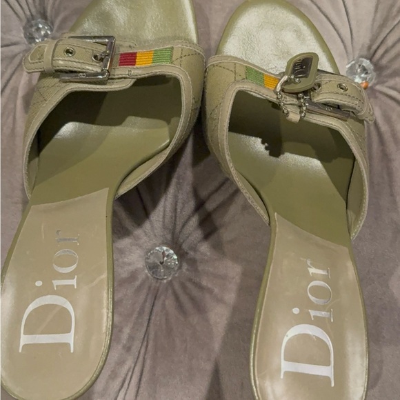 💯 Dior Women's Green Slide Sandals - Picture 2 of 3